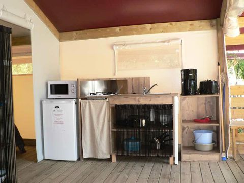 TENTE TOILE ET BOIS 4 personnes - Confort 3 Pièces 4 Personnes Sans Sanitaires