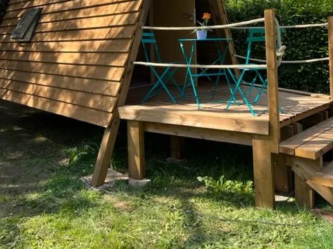HÉBERGEMENT INSOLITE 2 personnes - Cabadienne - Tente bois 6 m²