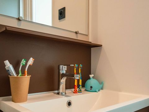 MOBILHOME 4 personnes - Mobil-home | Comfort | 2 Ch. | 4 Pers. | Terrasse simple | Clim. | TV