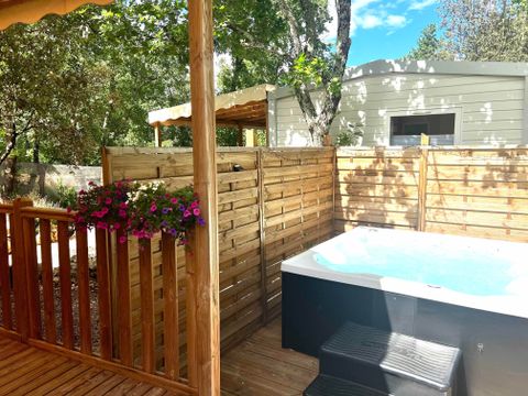 MOBILHOME 4 personnes - Family Luxe Premium Jacuzzi - Climatisation - TV