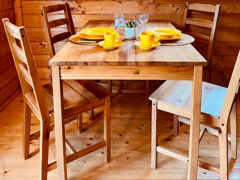 CHALET 5 personnes - Cabanon provençal sans sanitaires (2 chambres/cuisine équipée)