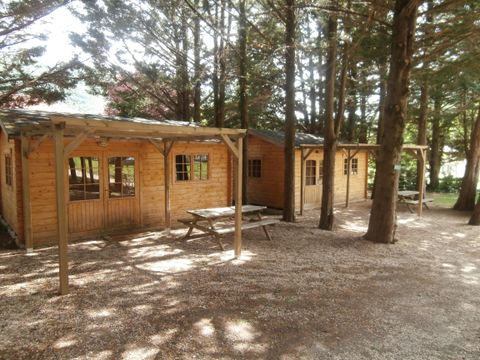 CHALET 5 personnes - Cabanon provençal sans sanitaires (2 chambres/cuisine équipée)