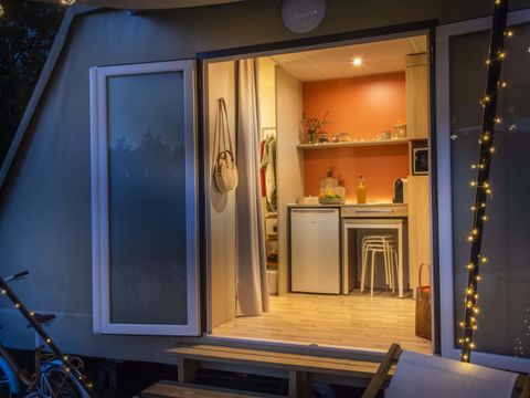 TENTE 4 personnes - Coco-sweet 16m² (2 chambres) - sans sanitaires terrasse avec auvent + TV 4 pers