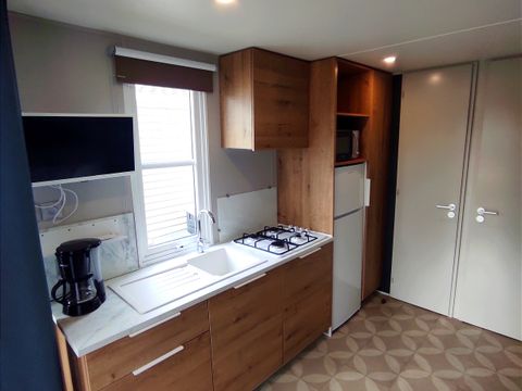 MOBILHOME 4 personnes - Premium 30m² (2ch) dont 8m² terrasse intégrée + terrasse couverte + Clim + TV + LV
