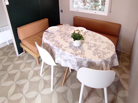 MOBILHOME 4 personnes - Premium 30m² (2ch) dont 8m² terrasse intégrée + terrasse couverte + Clim + TV + LV