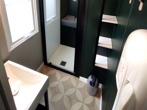 MOBILHOME 4 personnes - Premium 30m² (2ch) dont 8m² terrasse intégrée + terrasse couverte + Clim + TV + LV