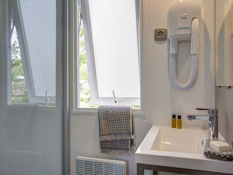 MOBILHOME 6 personnes - COTTAGE Roselière 6p 3ch 2SdB clim PREMIUM