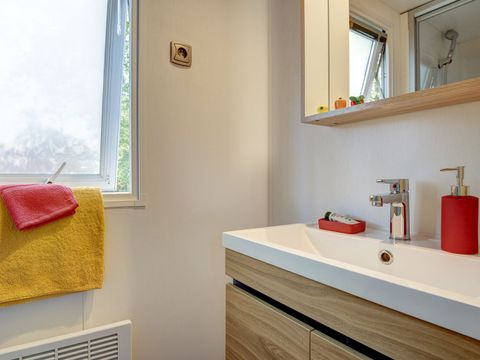 MOBILHOME 4 personnes - COTTAGE COLORS 4p 2ch 2SdB ****