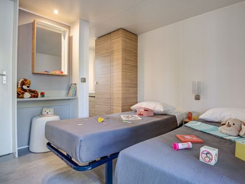 MOBILHOME 4 personnes - COTTAGE COLORS 4p 2ch 2SdB ****