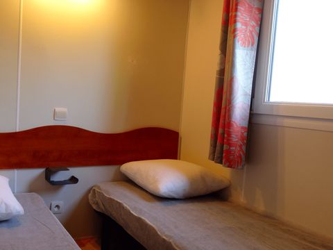 MOBILHOME 8 personnes - MOBIL-HOME STANDARD SANS CLIMATISATION 3 chambres, 32 m²