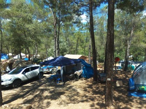 Emplacement - Forfait Confort (electricité 10A) 2/6 pers