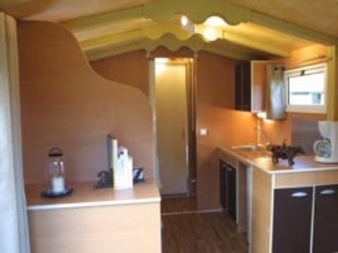 HÉBERGEMENT INSOLITE 4 personnes - Roulotte Confort 17 m² 1 chambre - Avec sanitaire + Tonnelle extérieure - sans clim 1/4 pers