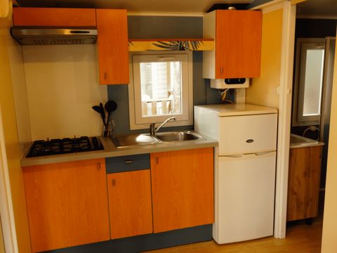 MOBILHOME 6 personnes - MOBIL-HOME STANDARD IDÉAL SANS CLIMATISATION 2 chambres, 25m²