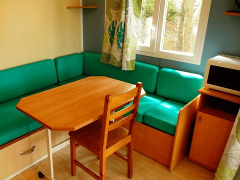 MOBILHOME 6 personnes - MOBIL-HOME STANDARD IDÉAL SANS CLIMATISATION 2 chambres, 25m²