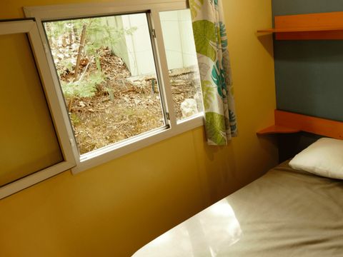 MOBILHOME 6 personnes - MOBIL-HOME STANDARD IDÉAL SANS CLIMATISATION 2 chambres, 25m²