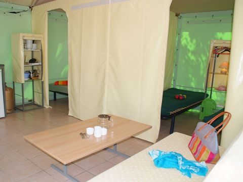 BUNGALOW TOILÉ 5 personnes - Campeur (sans sanitaires)