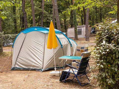 Emplacement - 80 m² Tente
