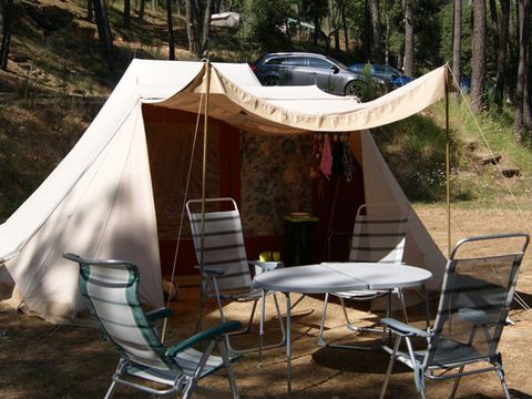 Emplacement - 80 m² Tente