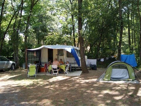 Emplacement - 100 m² Caravane
