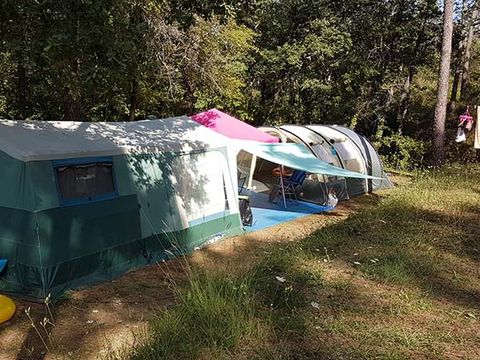 Emplacement - 100m² Tente