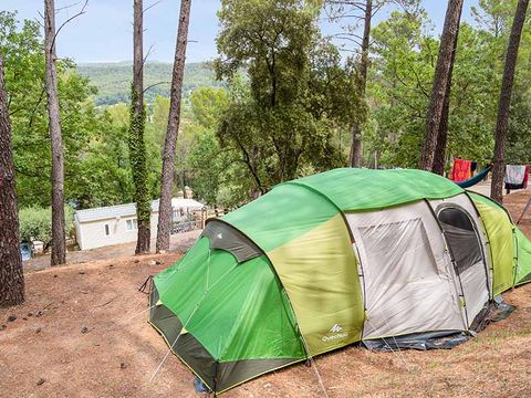 Emplacement - 100m² Tente