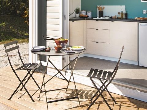 MOBILHOME 2 personnes - Confort 20m² (1 ch-2 pers) + TV + terrasse)