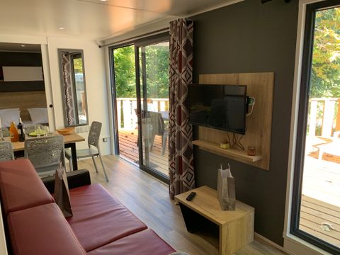 MOBILHOME 6 personnes - exclusif, climatisé, wifi, 3 chambres, 2 salles de bain, 6 personnes.