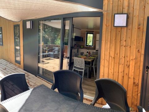 MOBILHOME 6 personnes - exclusif, climatisé, wifi, 3 chambres, 2 salles de bain, 6 personnes.