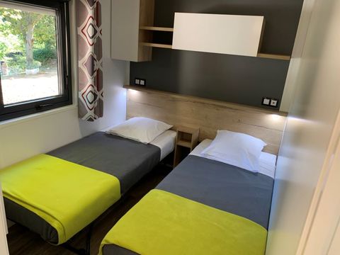 MOBILHOME 6 personnes - exclusif, climatisé, wifi, 3 chambres, 2 salles de bain, 6 personnes.