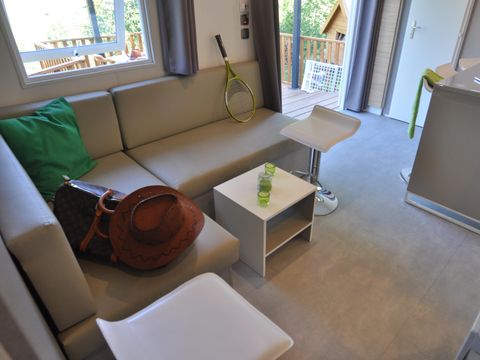 MOBILHOME 6 personnes - Confort Plus, 3 chambres avec cabane trappeur 