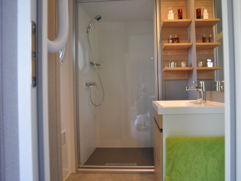 MOBILHOME 6 personnes - Confort Plus, 3 chambres avec cabane trappeur 