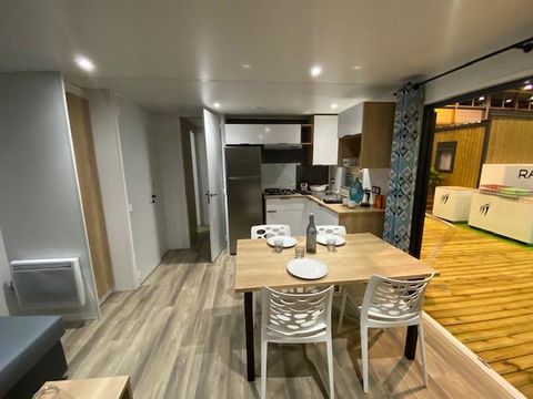 MOBILHOME 4 personnes -  Premium, 2 chambres, 2 salles d'eau, Climatisation, wifi, dans village western
