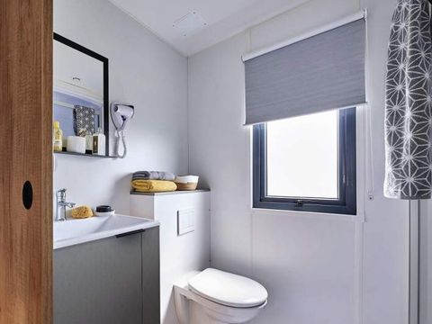 MOBILHOME 4 personnes -  Premium, 2 chambres, 2 salles d'eau, Climatisation, wifi, dans village western