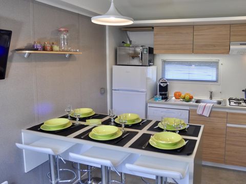 MOBILHOME 4 personnes - Premium 2 chambres, climatisation, 2 cabanes trappeur