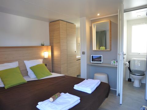 MOBILHOME 4 personnes - Premium 2 chambres, climatisation, 2 cabanes trappeur