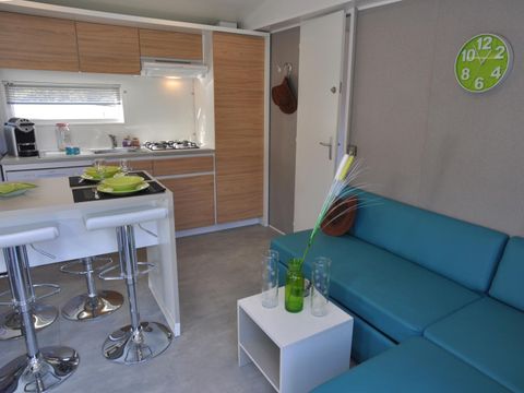 MOBILHOME 4 personnes - Premium 2 chambres, climatisation, 2 cabanes trappeur