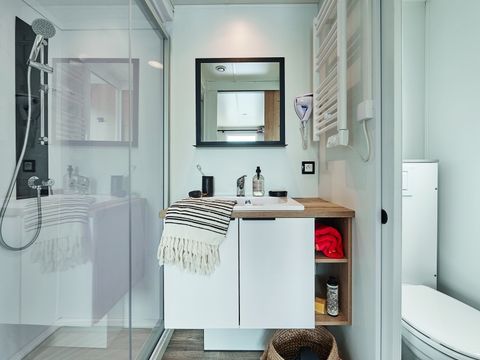 MOBILHOME 6 personnes - mobil home exclusif, Climatisation, Lave vaisselle, Wifi  dans village western