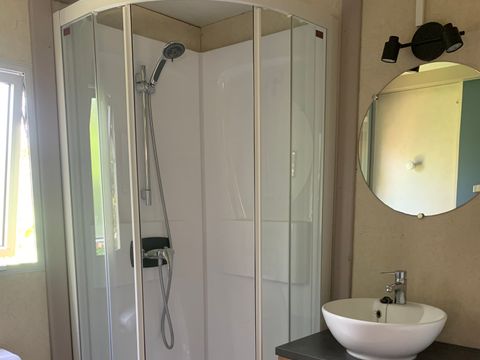 CHALET 5 personnes - Club (Option payante possible climatisation mobile) 