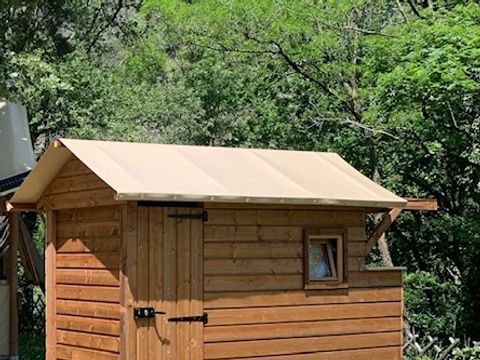 BUNGALOW TOILÉ 5 personnes - Lodge 31 m2 sans sanitaires ni douche (Toilettes privatifs derrière Bungalow)