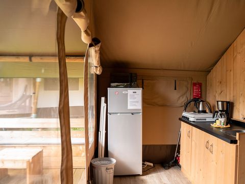 Tente en toile et en bois 5 personnes - y compris les installations sanitaires