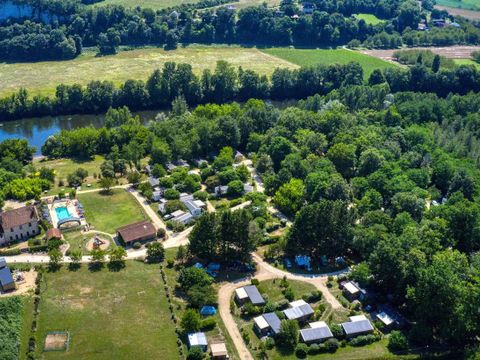 HÉBERGEMENT INSOLITE 4 personnes - Roulotte 4 pers. (env. 20 m²)