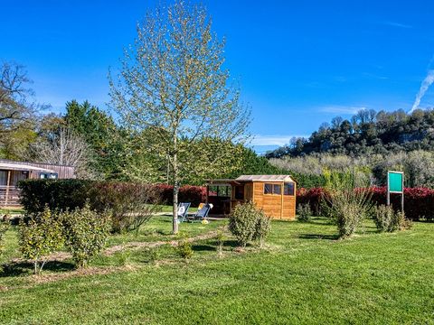 Emplacement - Forfait Premium Freecamp Guinguette - emplacement équipé d'une douche et d'un sanitaire privés.