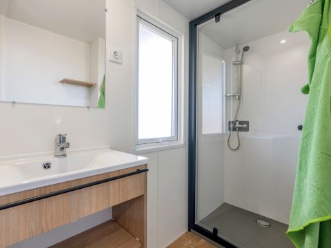 MOBILHOME 6 personnes - NEW// HomeFlower Premium 35m²- 3 chambres + Terrasse semi-couverte + LV + TV + Draps + Clim -