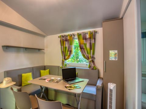 Mobilhome 6 personnes - Confort 34m² - 3 chambres - Terrasse couverte - TV