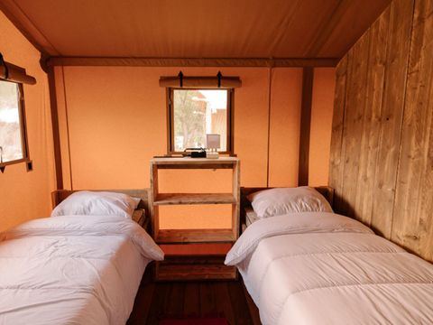 Tente en toile et en bois 6 personnes - Riverlodge 49m², 6pl-3ch
