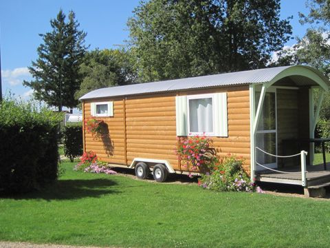 HÉBERGEMENT INSOLITE 4 personnes - Roulotte - 1 chambre 1/4 pers