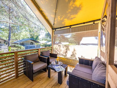 TENTE TOILE ET BOIS 5 personnes - Valkanela - Tente Safari Bella Vista + sanitaires + air conditionné (8P)