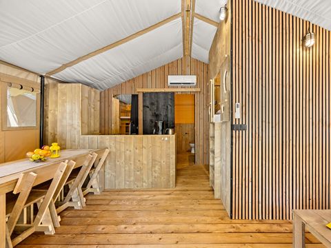 TENTE TOILE ET BOIS 5 personnes - Valkanela - Tente Safari Bella Vista + sanitaires + air conditionné (8P)