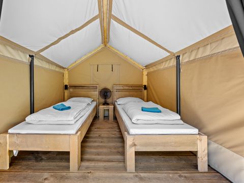 TENTE TOILE ET BOIS 5 personnes - Valkanela - Tente Safari Bella Vista + sanitaires + air conditionné (8P)