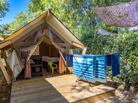 TENTE TOILE ET BOIS 5 personnes - Valkanela - Tente Safari Bella Vista + sanitaires + air conditionné (8P)